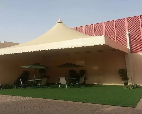 مظلات هرمية